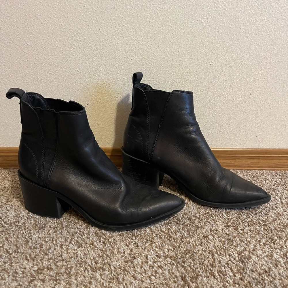 Steve Madden Boots